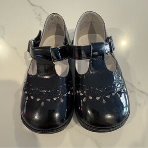L'Amour Angel Black Patent Dress Shoes (Baby) - size 6